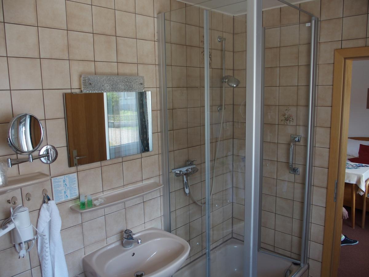 Hotel Pension Cafe Hasler Бодман-Лудвигсхафен Екстериор снимка