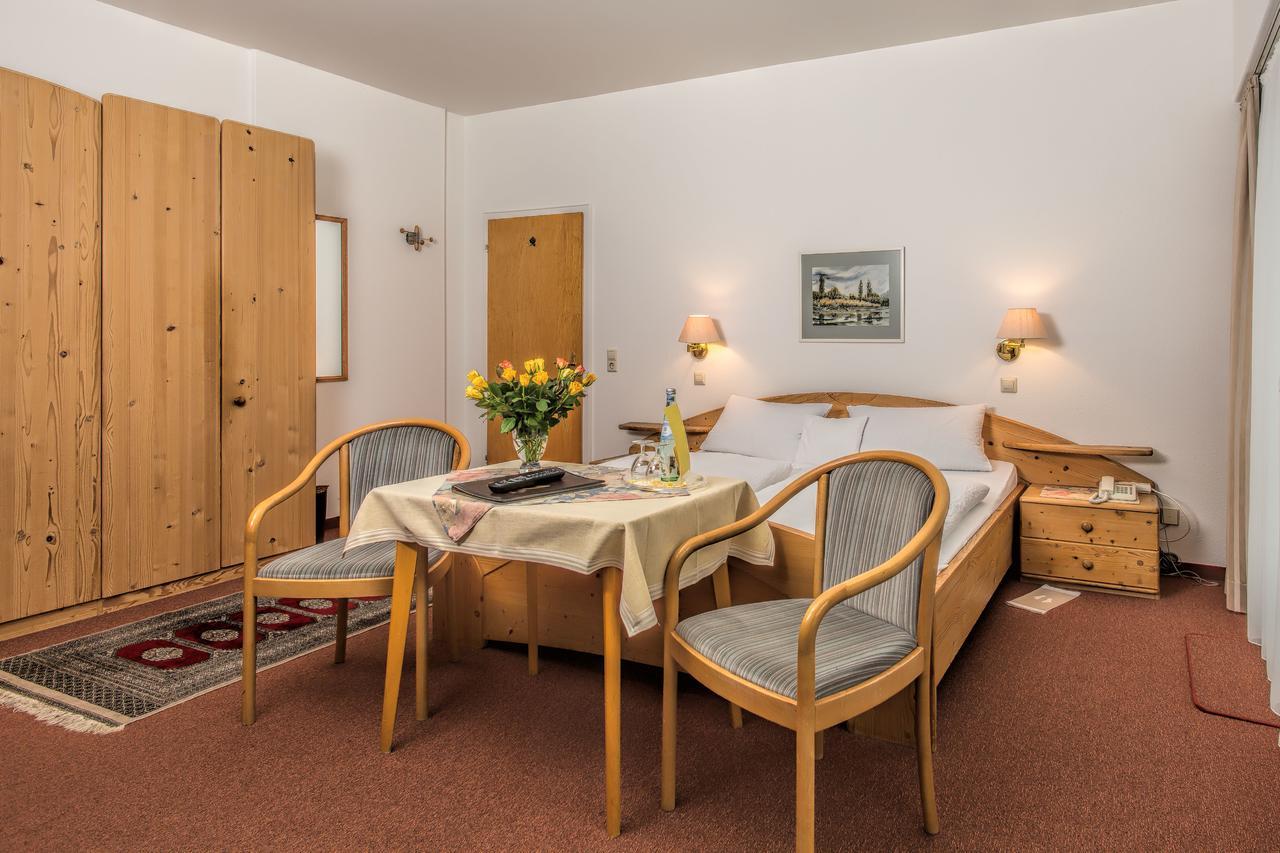 Hotel Pension Cafe Hasler Бодман-Лудвигсхафен Екстериор снимка